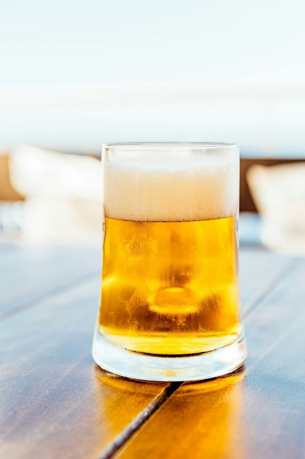 Explorez l'univers fascinant des alcools artisanaux